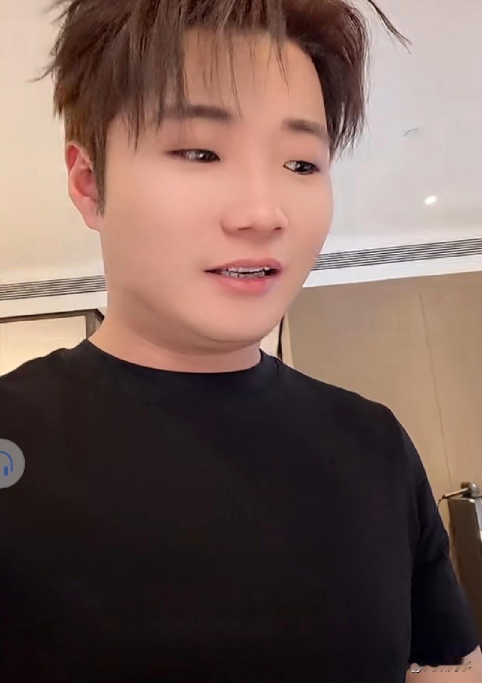 白小白呛怼评委火爆d音平台，暴涨50万战斗粉！

           前几天白