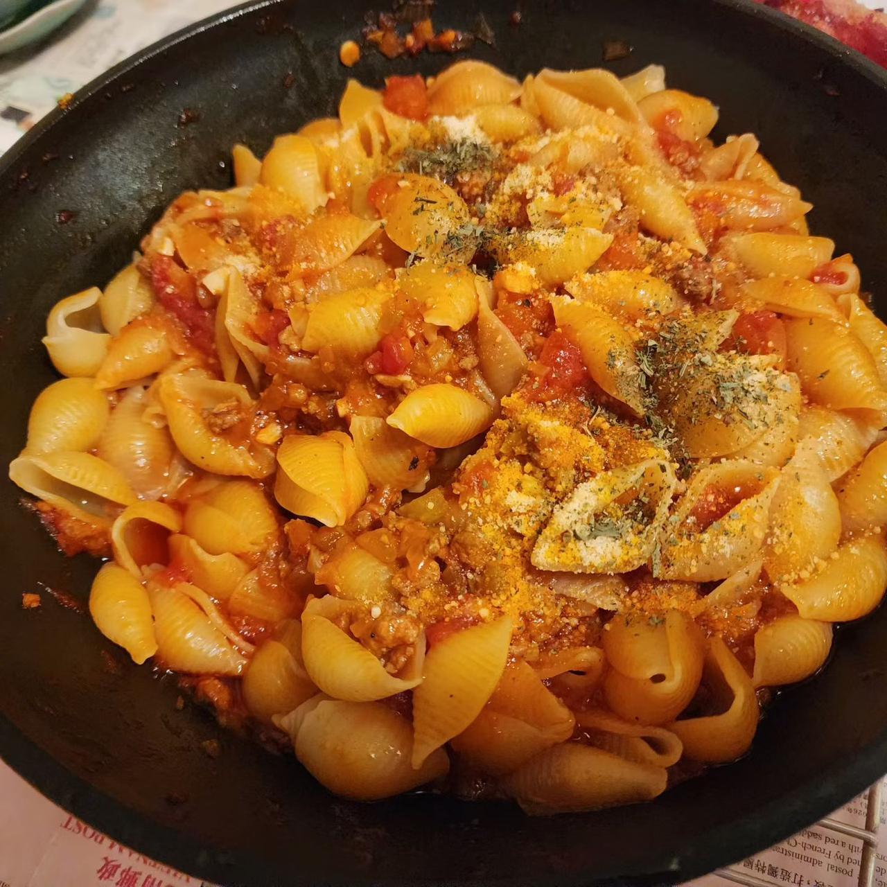妈妈的厨艺真好！
复刻“村驴”的肉酱，熬了50分钟，儿子吃了两碗，说：餐厅水准[