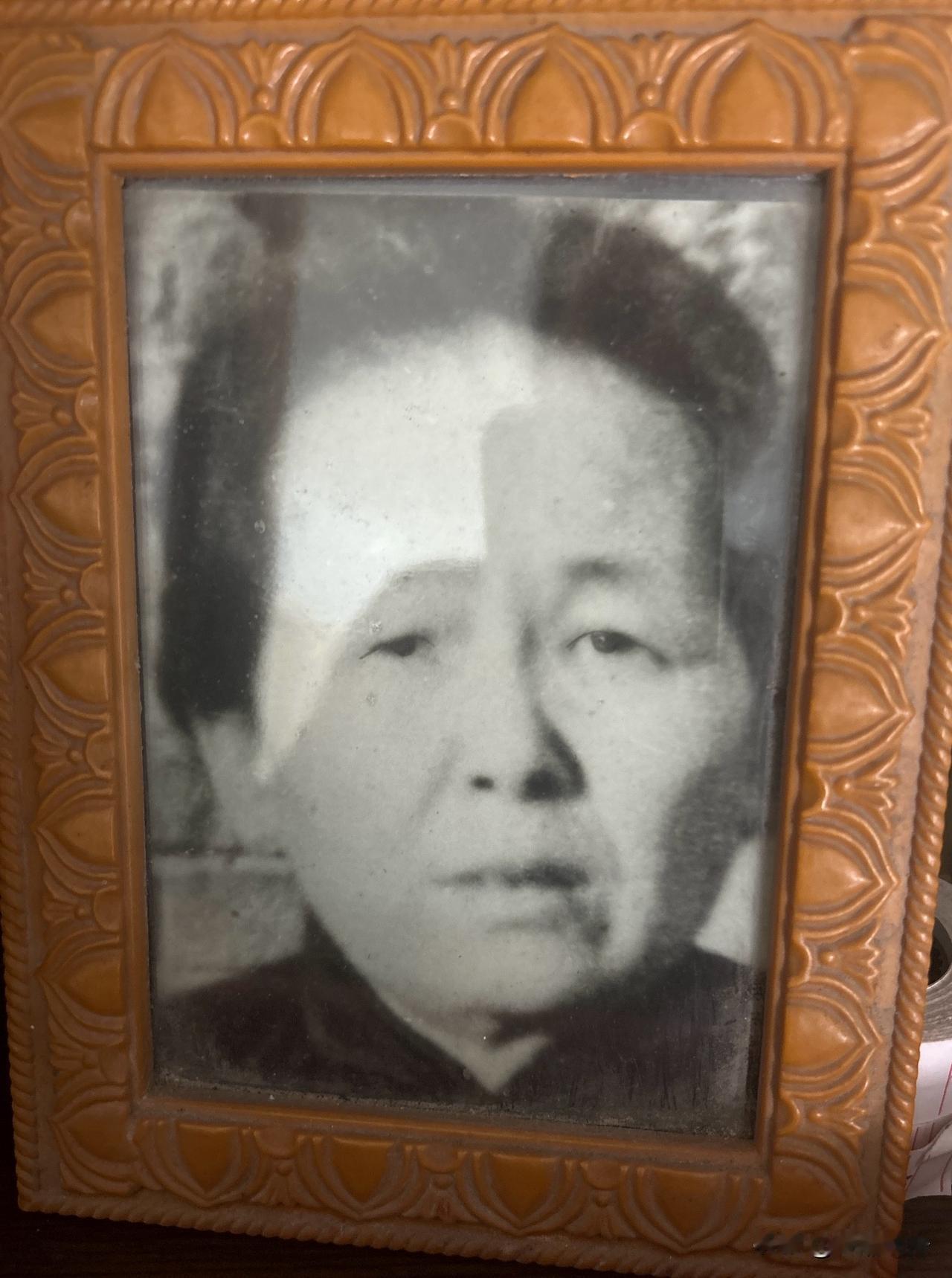 妈妈，您在天堂里还好吗

体弱多病的妈妈生我那年43岁，最小的哥哥也比我大七八岁