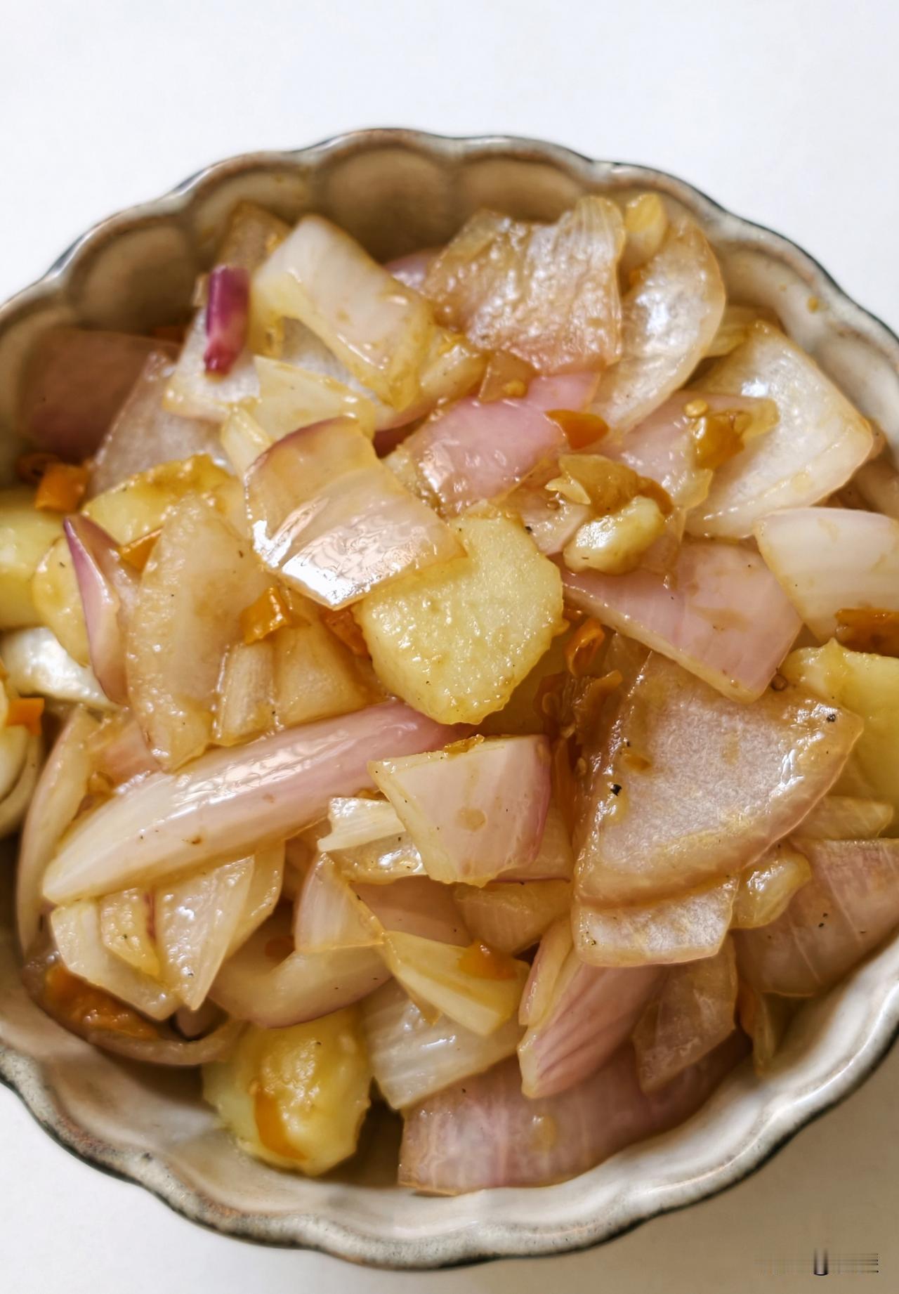 新学的家常菜：土豆烩洋葱，好吃！土豆特色做法 土豆家常美食 洋葱食谱