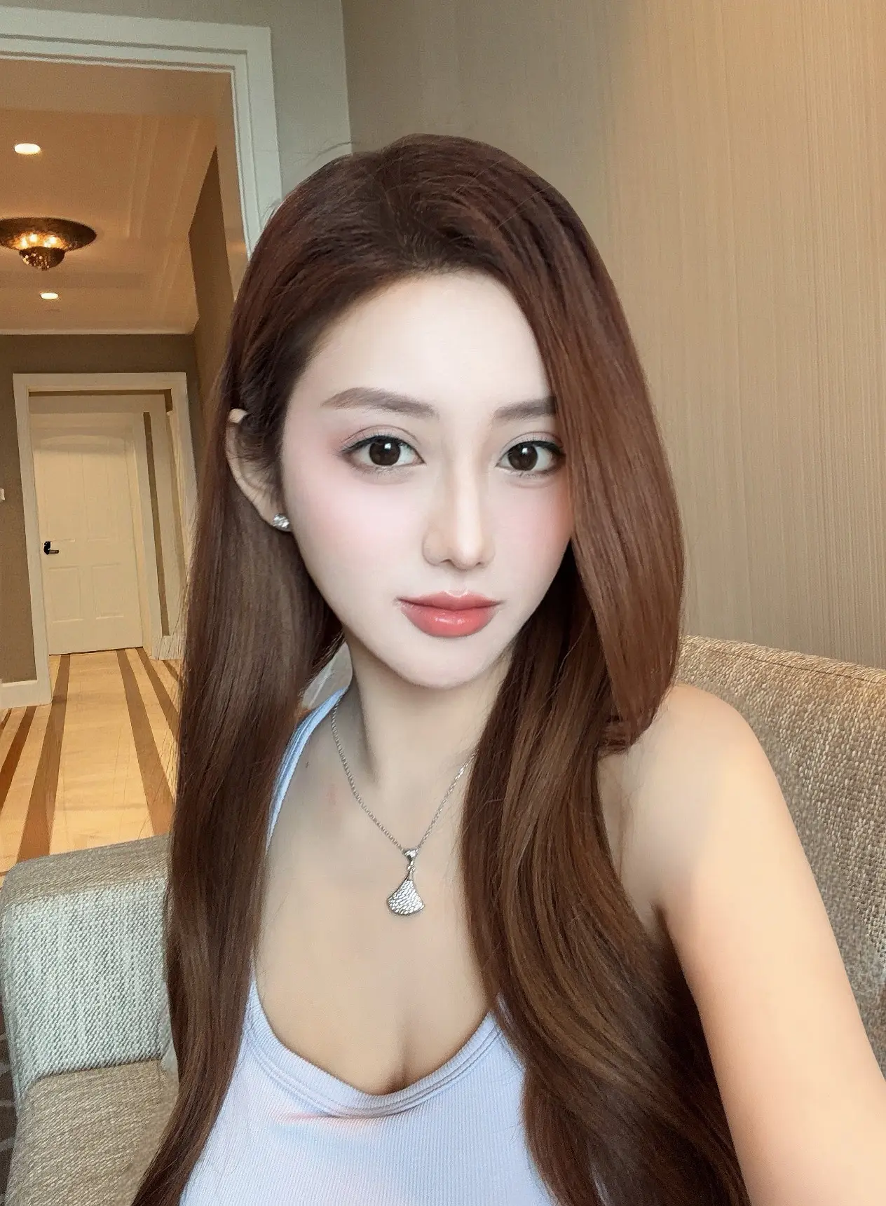 脸会看腻但感觉不会 天才交易员回归