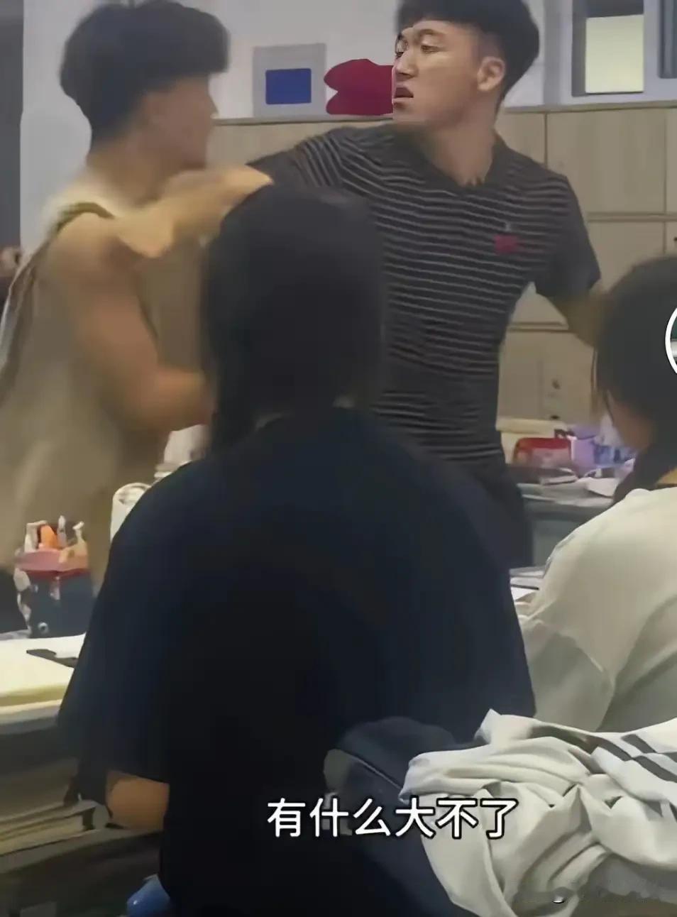 浙江男老师确诊中度抑郁：成年人的崩溃，从来都悄无声息
 
浙江有位男老师，确诊了