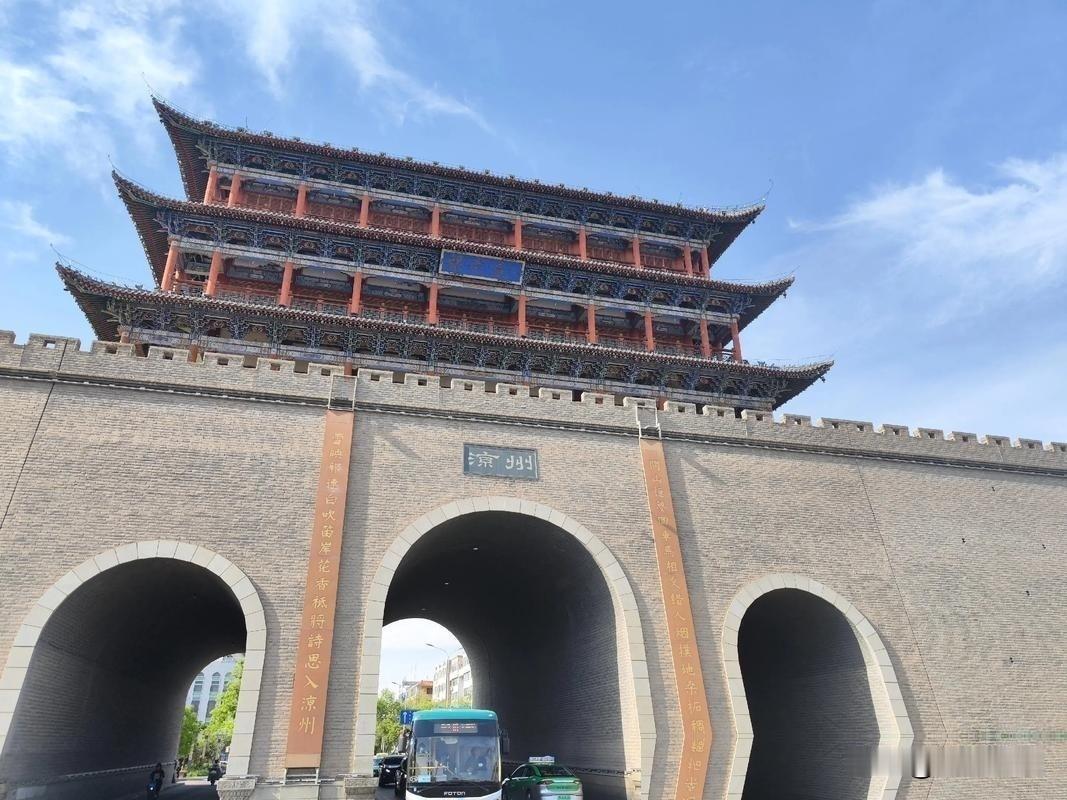 专程探访武威没见西夏碑，4 处古迹藏河西千年秘闻
这次武威之行开局有点遗憾，原本