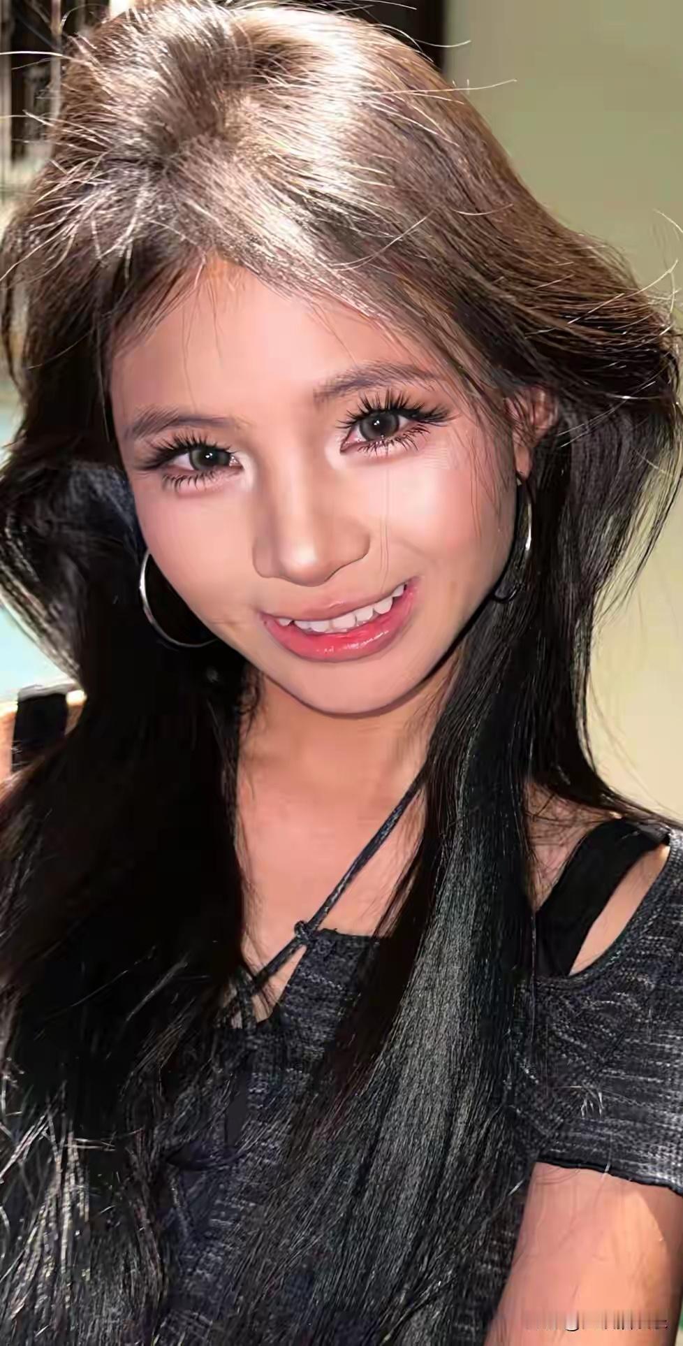 网红小英化妆后漂亮到不敢认，网友：第一次直观感受到，钱真养人 