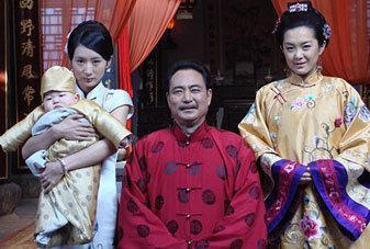 皇帝为何不允许嫔妃哺乳？权力背后的算计是什么？

刚刚生产的贵妃被抬回宫中，却怀