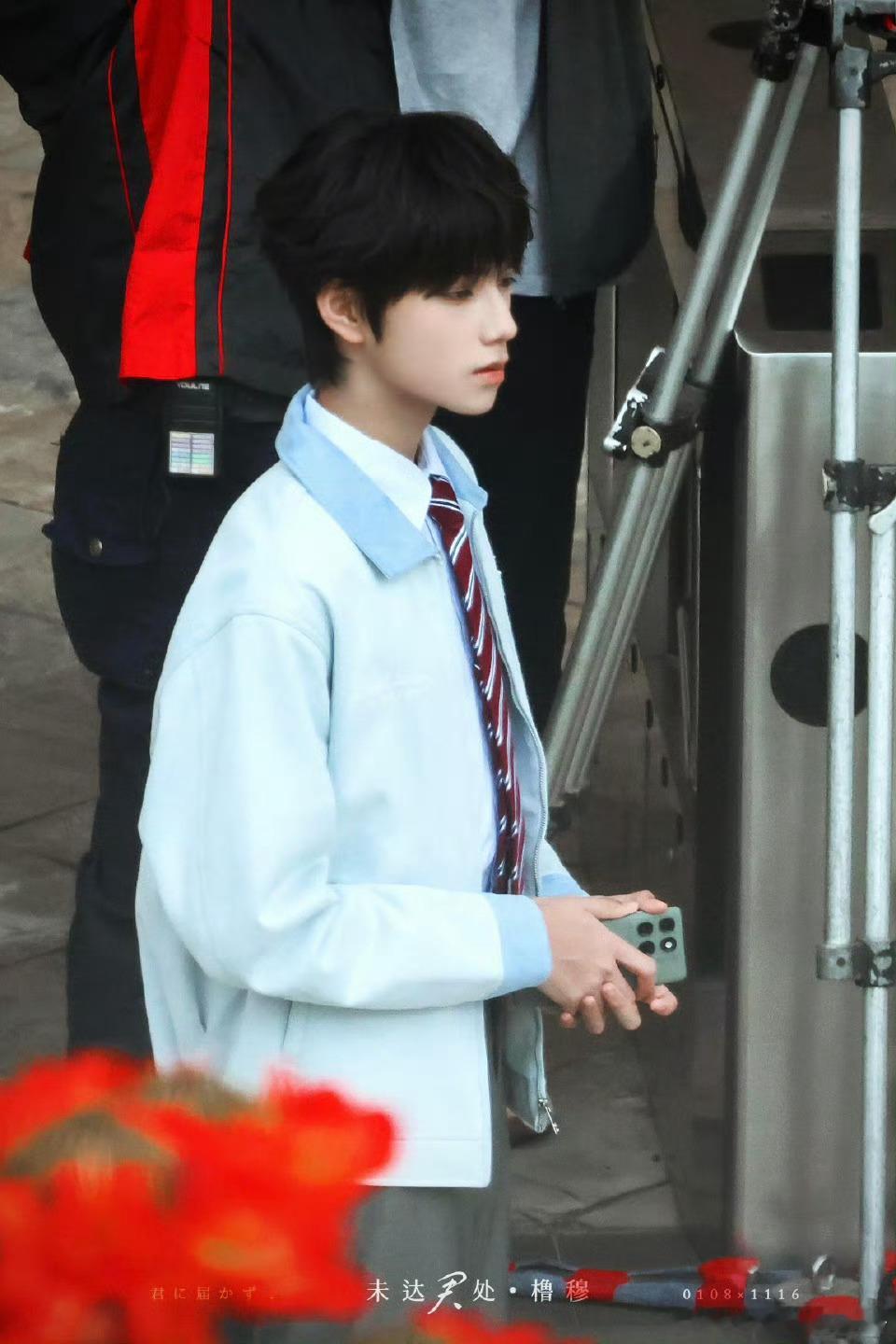 王橹杰 杨博文 左奇函《我们的少年时代2》校服路透，扑面而来的少年感