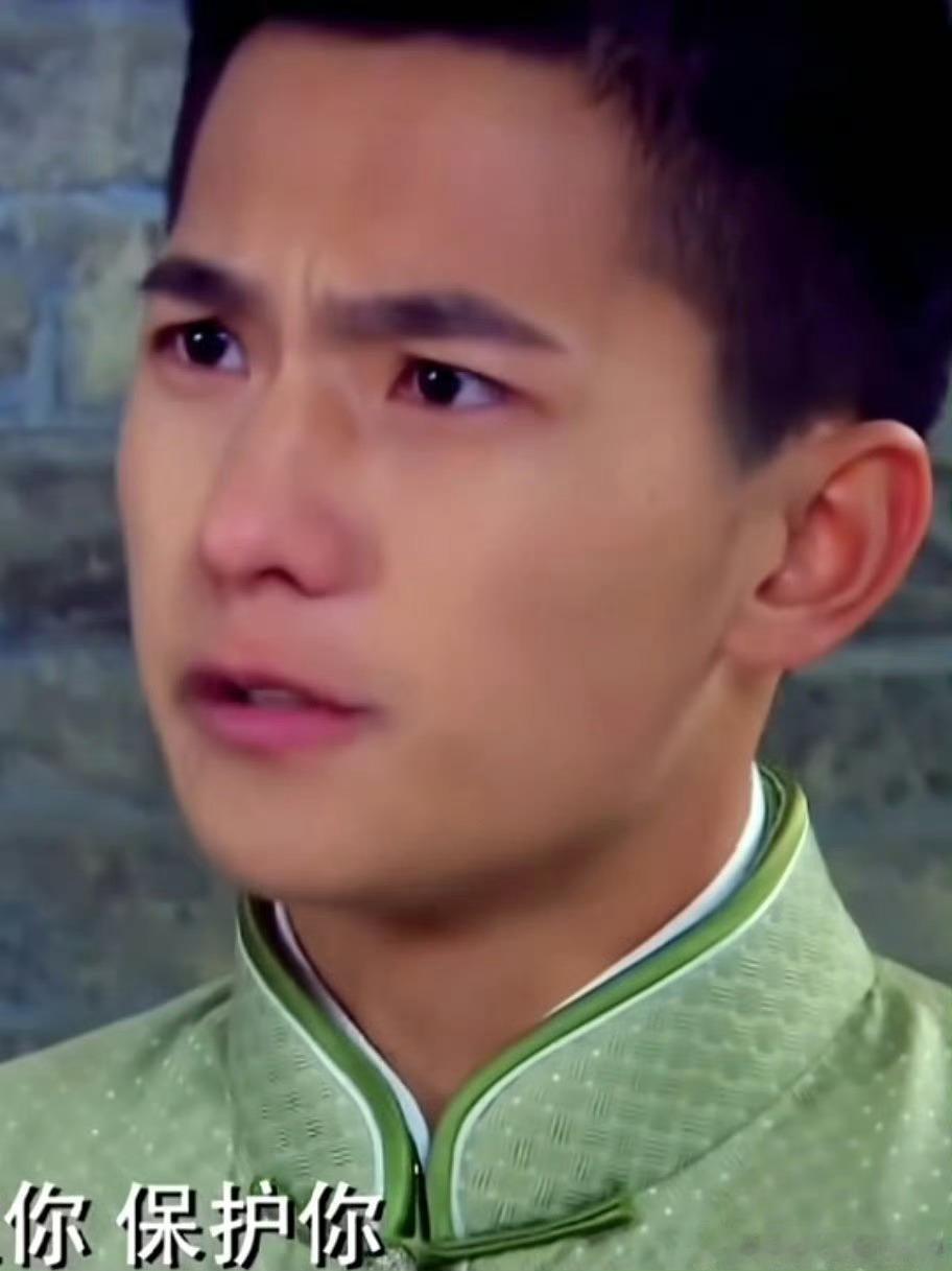 杨洋 哈哈哈哈哈，翻到一个小哭包！怎么他哭起来也那么好看？杨洋杨洋哭戏杨洋被美貌
