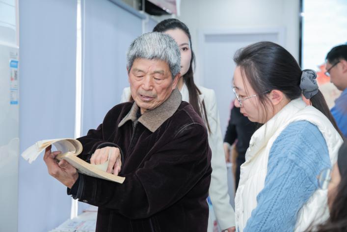 《文化大讲堂》叩响工业记忆 传承奋斗精神