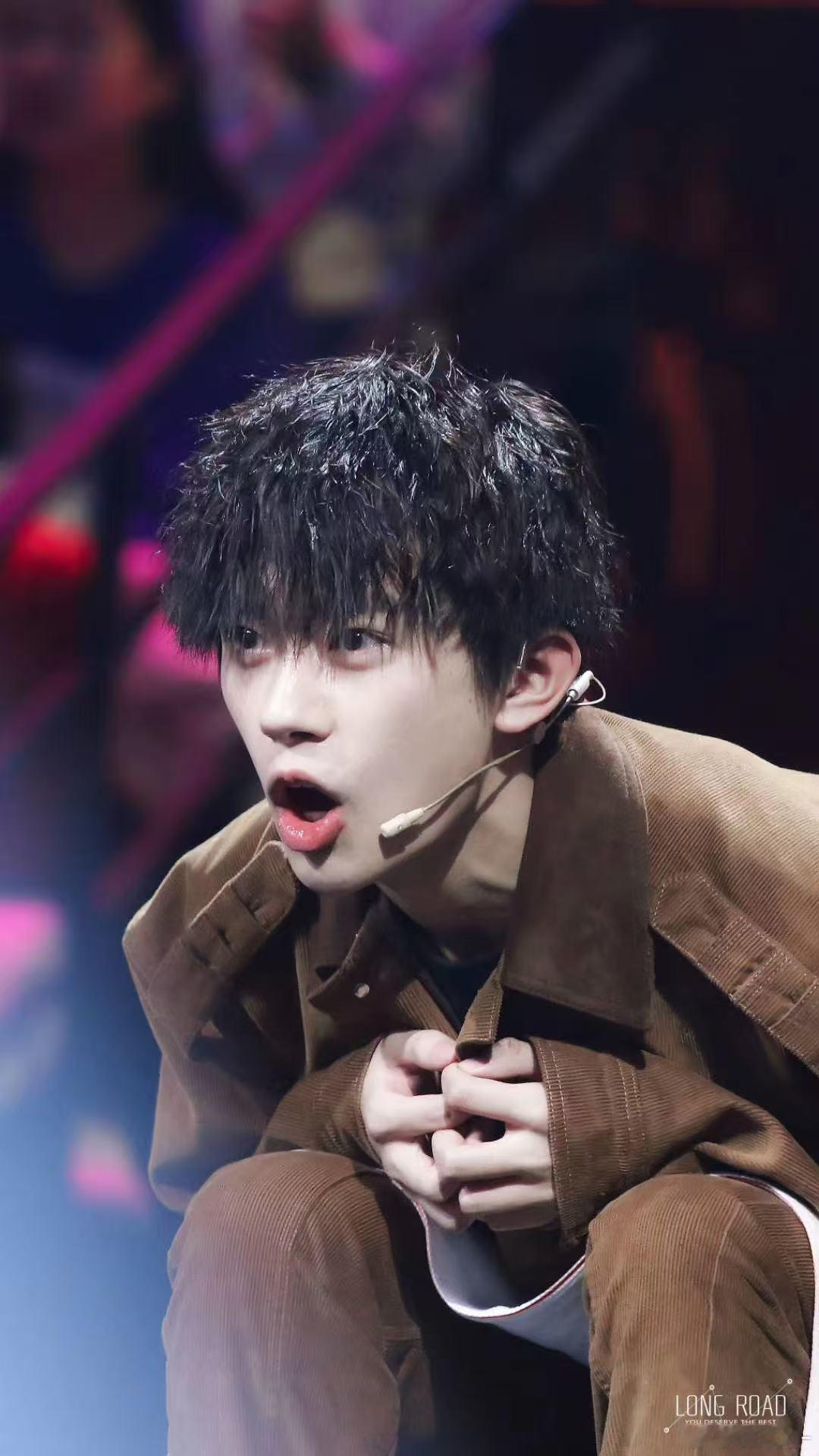 深夜想一个哥哥了 