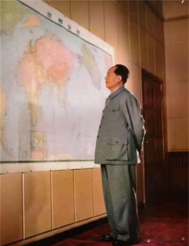 1962年，中印自卫反击战打响，毛主席不安的问总指挥张国华：“听说印度的军队还有