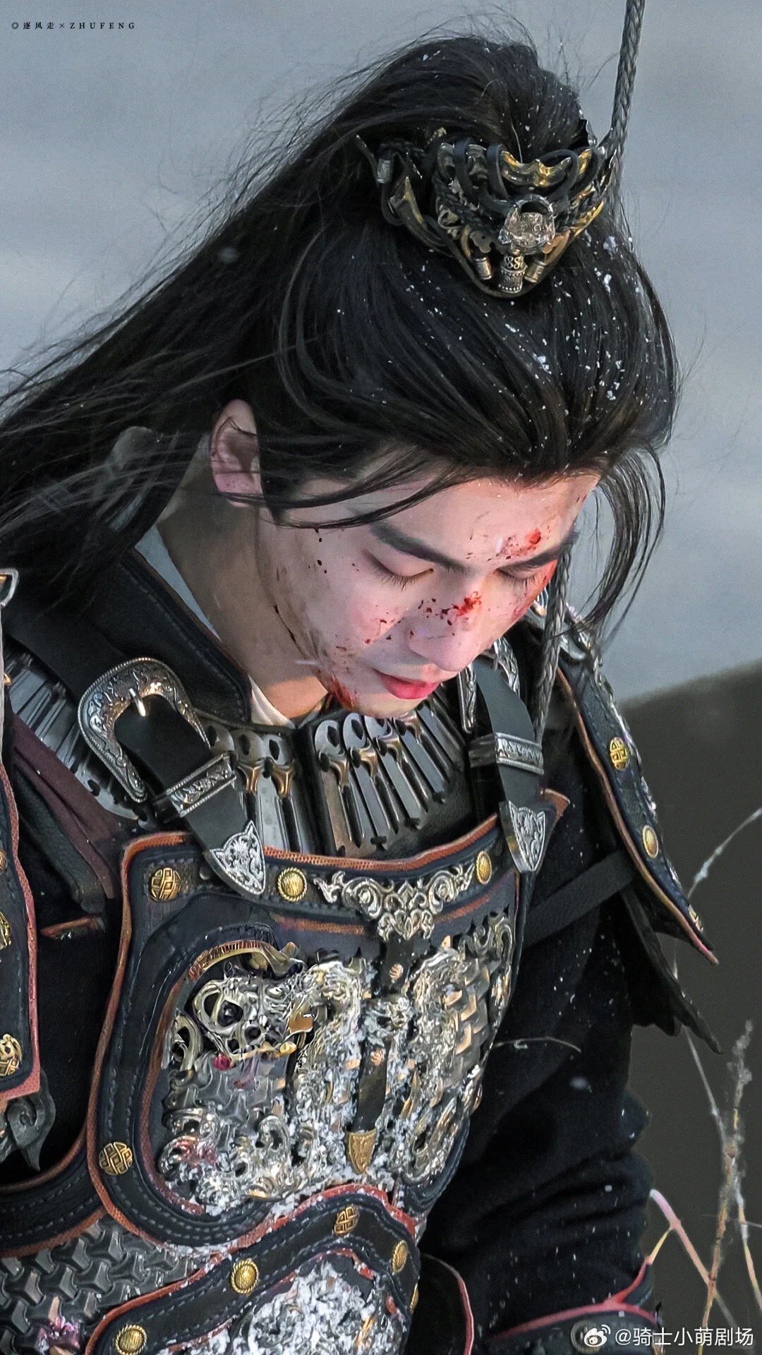 何苏叶快来给谢征把把脉体弱多病的谢征遇上中医高手何苏叶，专业对口的联动太绝了！想