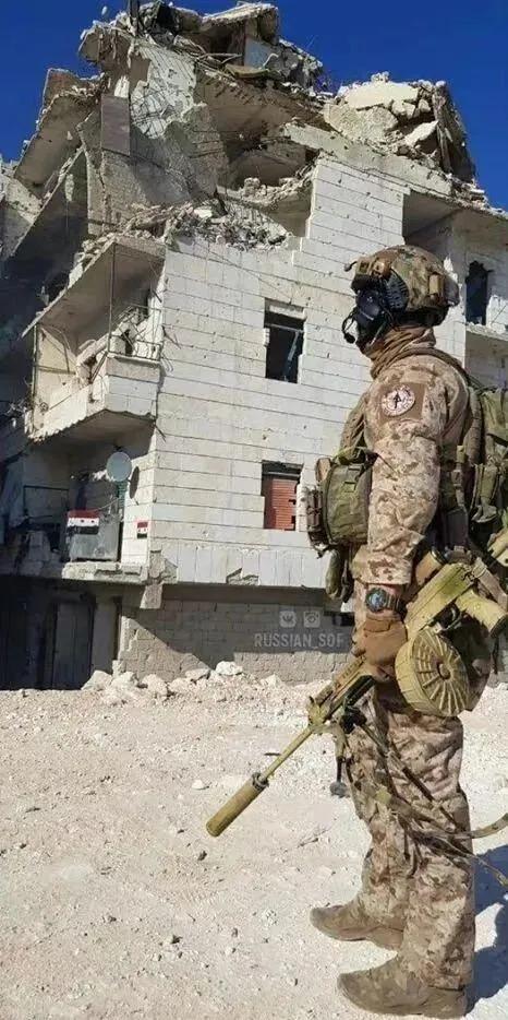 俄乌战争中，为什么很少见到士兵使用冲锋枪？

俄乌战场上的步兵武器，有个突出特点