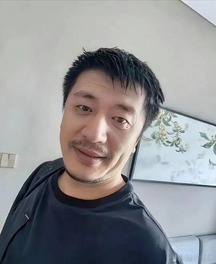 张雪峰高考后推志愿填报套餐，高价名额3分钟抢光，吸金超快！工作连轴转，粉丝众多商