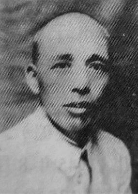 孔荷宠是红军中著名的叛徒，他在1934年7月投靠国民党，并得到了蒋介石的接见。蒋