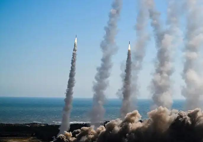 日本终于出来回应了！在我们对台军演之际，日本出来回应了！
 
12月31日，共同