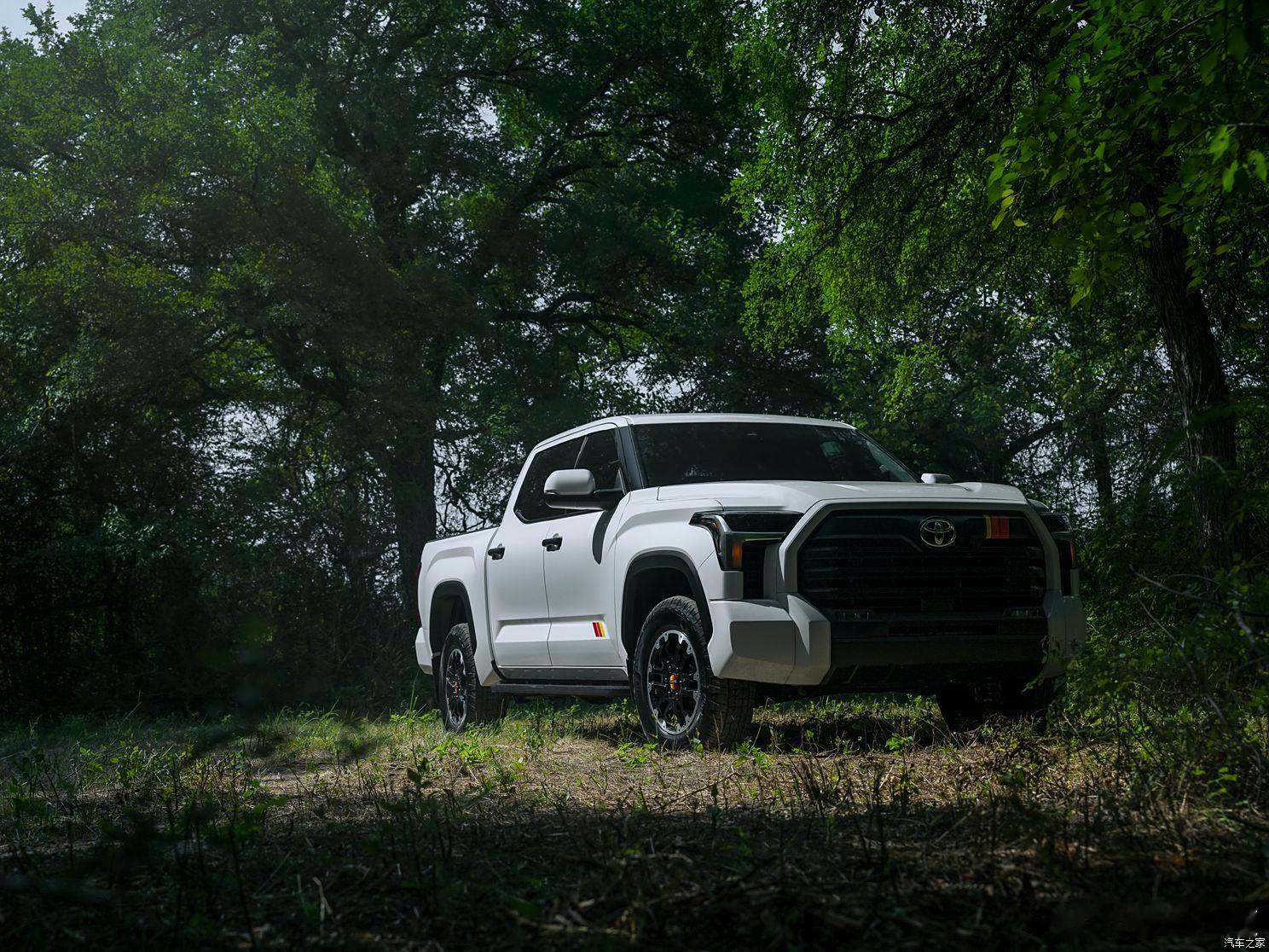 #懂车之道讯#近日，丰田Tundra TRD Rally官图正式发布。为了庆祝丰