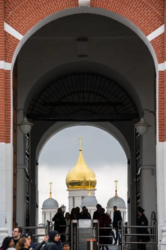 俄乌冲突何时能和平解决，大家看法不一。俄罗斯舆论研究中心调查显示，55%的俄罗斯