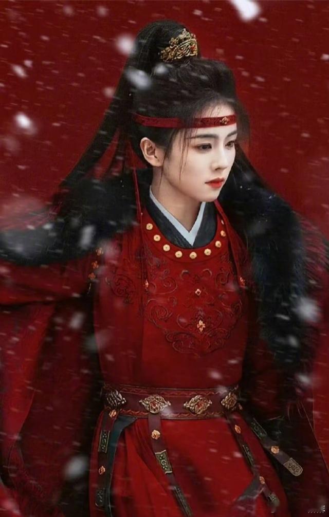 让白鹿戴抹额的人真是个天才白鹿好适合抹额造型，红衣也很帅气 