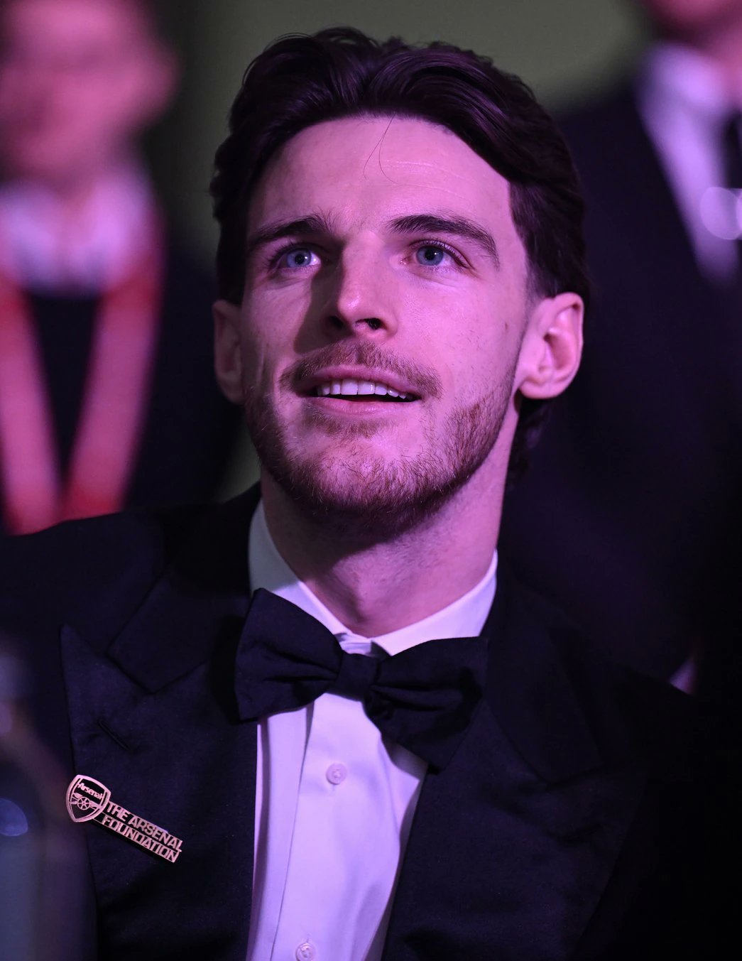 本周，阿森纳球员和工作人员盛装出席了在酋长球场举行的阿森纳基金会活动。阿森纳 枪