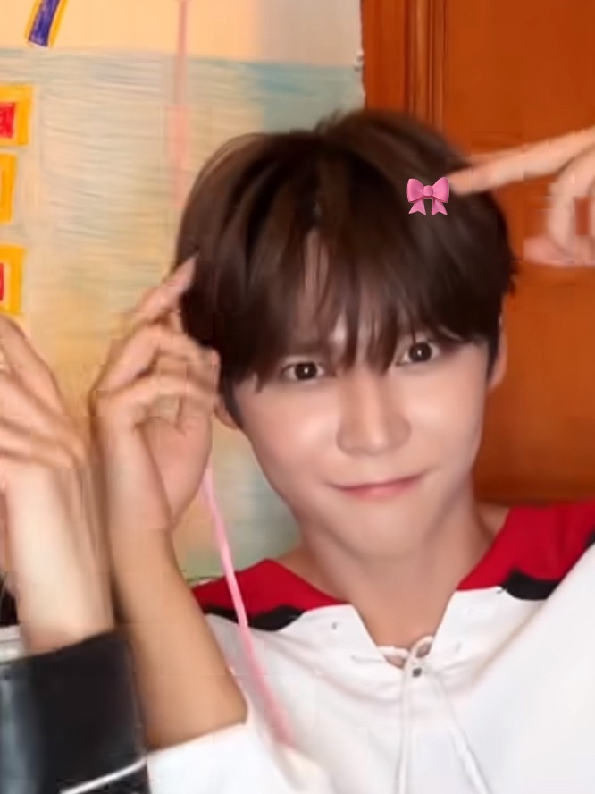 她是一个坚定猫塑的萌妹纸罢了 ​​​