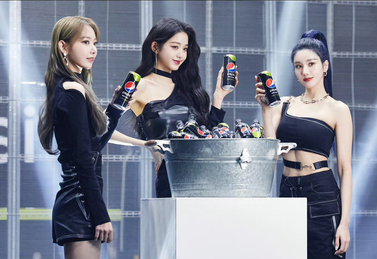 IZONE[超话]  百事合作mv花絮照宮脇咲良张元英权恩妃金珉周曺柔理 ​​​
