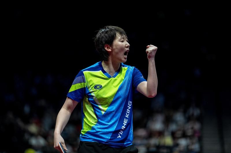 王曼昱有机会卫冕WTT香港总决赛冠军，但也面临挑战。近期她状态反弹，连续三站进决