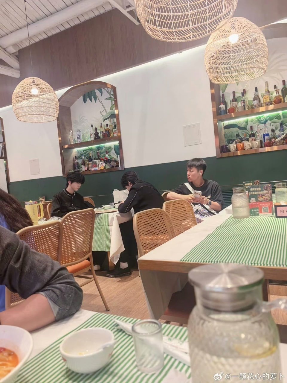 张桂源张函瑞吃饭张桂源张函瑞一起吃饭被偶遇天哪 