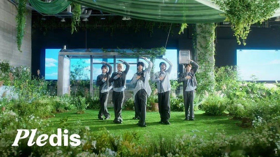 tws回归预告封面没有韩振请问这是在干嘛针对绿卡也太过分了吧