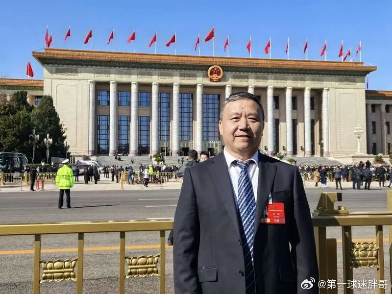 两会观察团建议建设大学版网络理政平台 全国两会期间，全国人大代表、成都理工大学校