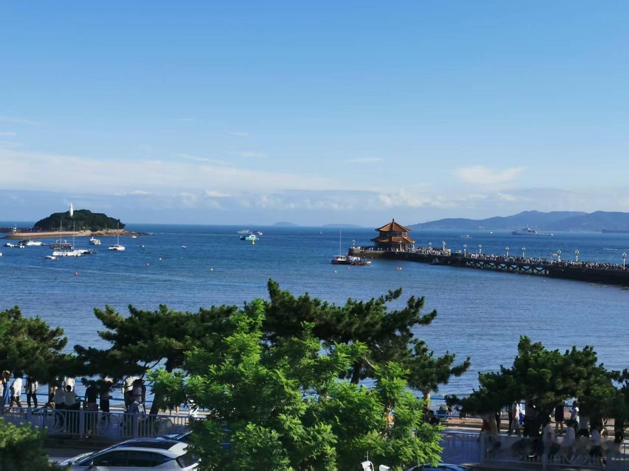 【昨日客流】
8月23日（周日）
武汉城市轨道交通线网客运量（含换乘）为307.