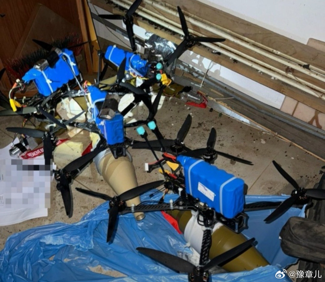 以色列军队在黎巴嫩南部发现黎巴嫩真主党的FPV无人机。有趣的是,作为无人机战斗部