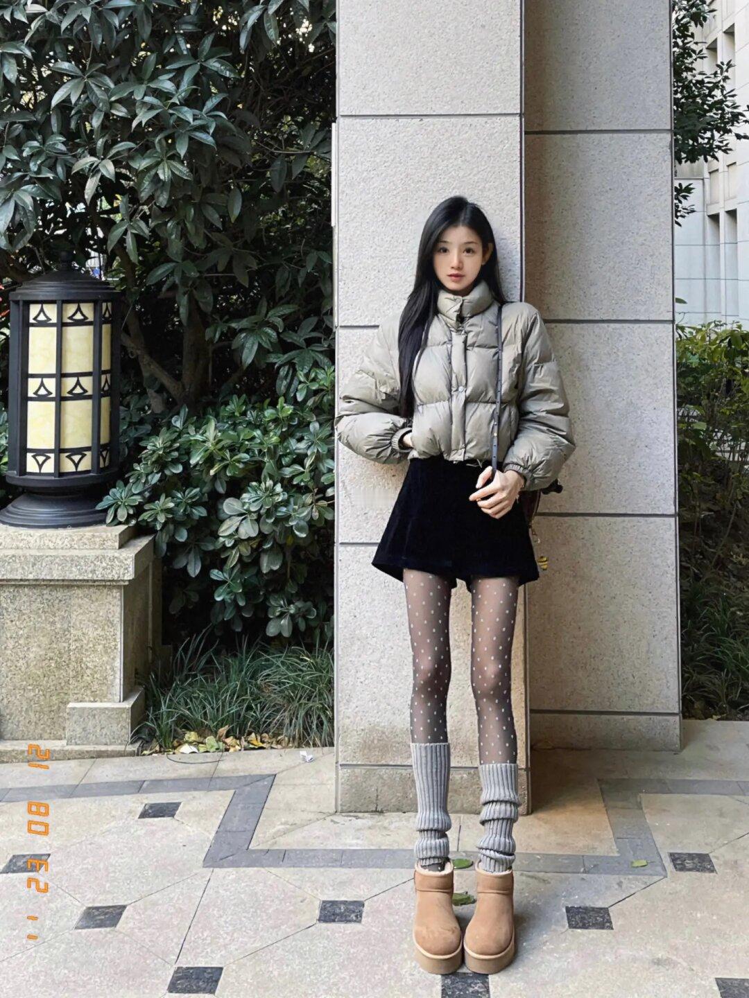 面包服 限定版黑丝甜妹儿