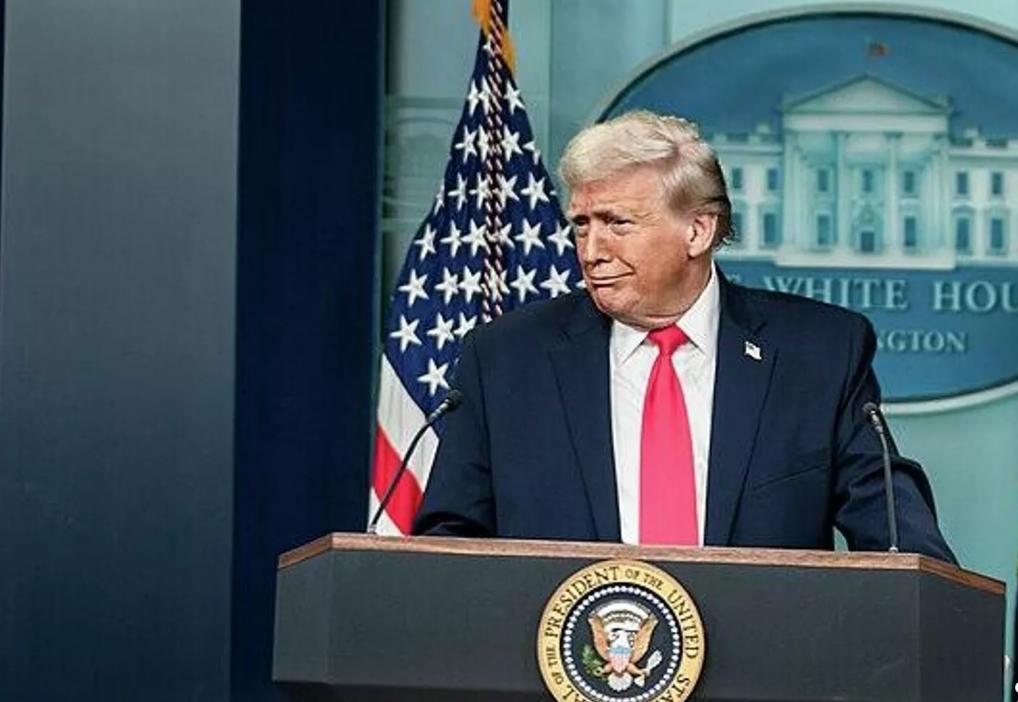 刚刚，4月8日，特朗普对伊朗发出威胁：能轻易恢复对伊朗动武！这才美伊停火仅6时，