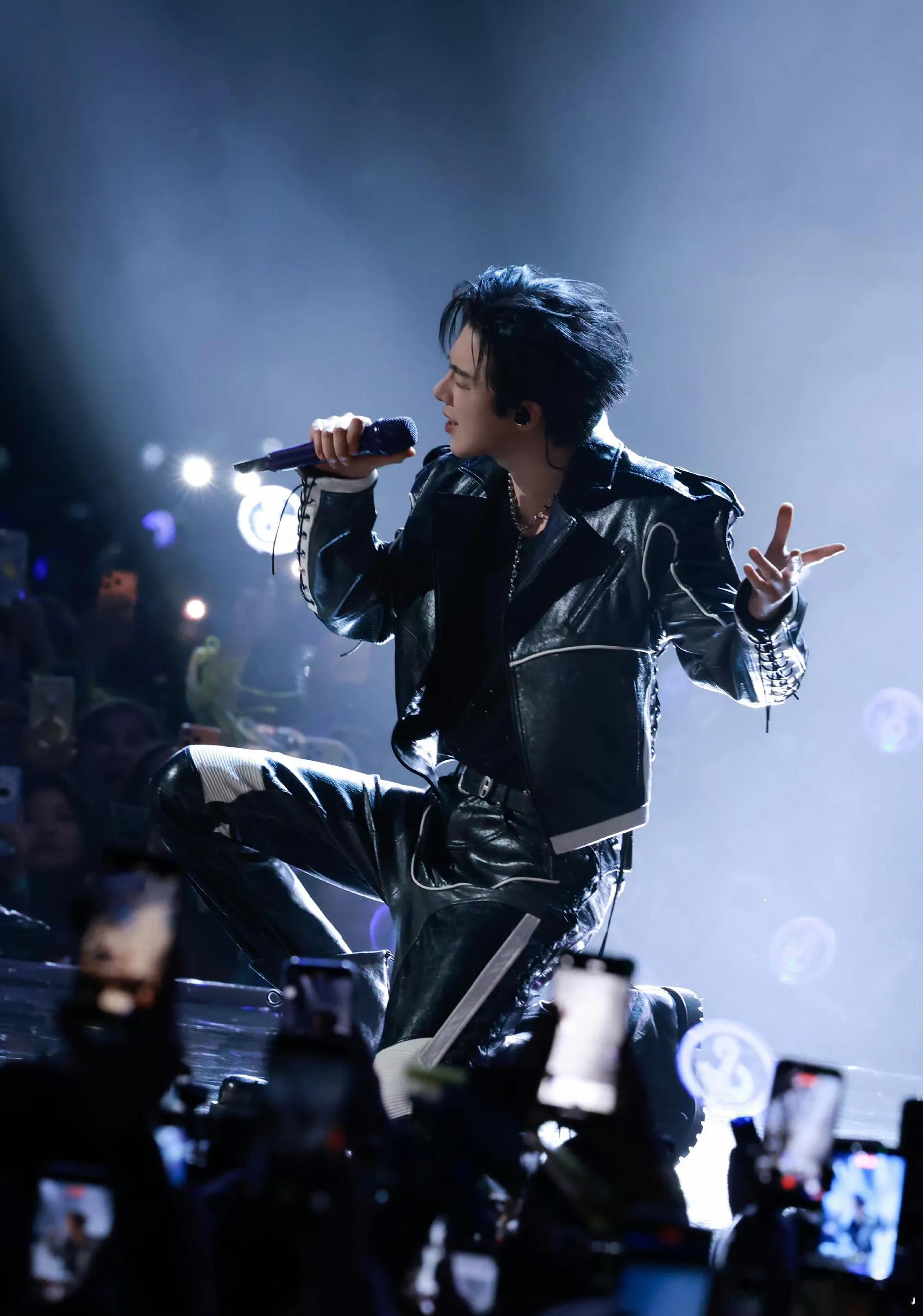 坐等哇，啥时候播啊摩登兄弟新年快乐哇，生日快乐哇 