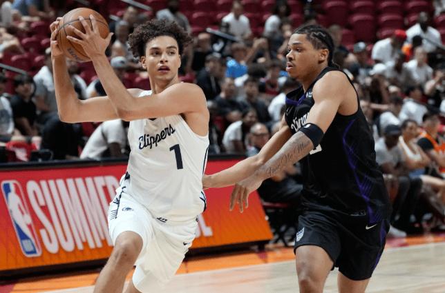 瓦格勒投篮选择和身体对抗还是太差

夏季联赛快船104-82战胜爵士，快船5号秀