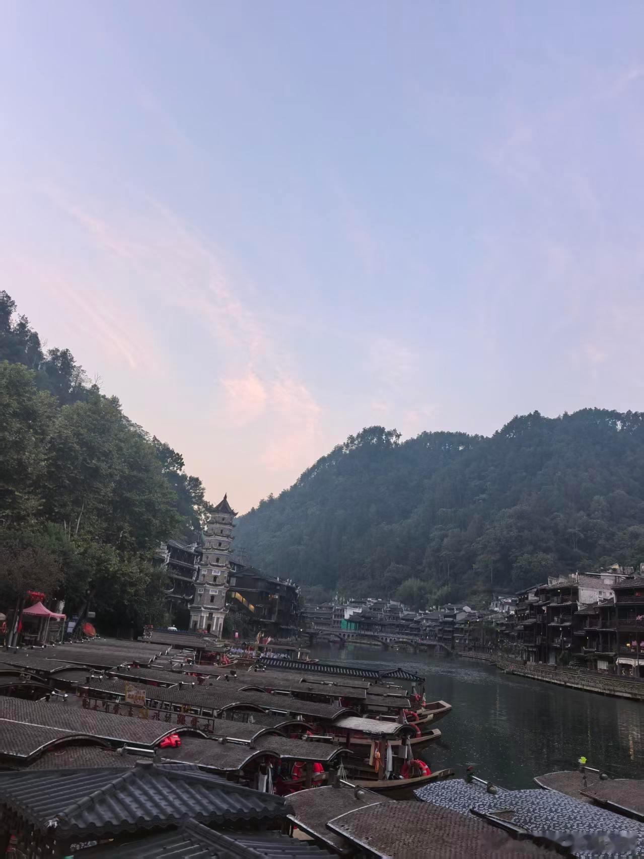生活手记读书陆游的诗词选（二三九）观村童戏溪上雨余溪水掠堤平，闲看村童谢晚晴。竹