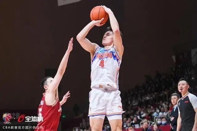 唉😔，我最喜欢的伊力福拉提不能上场比赛了！

         新疆飞虎男篮的