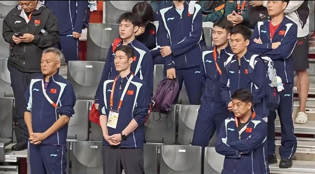 “三金”王林诗栋左右为难，不赢不行，赢了也不行。看看林诗栋4:0战胜王楚钦后中国