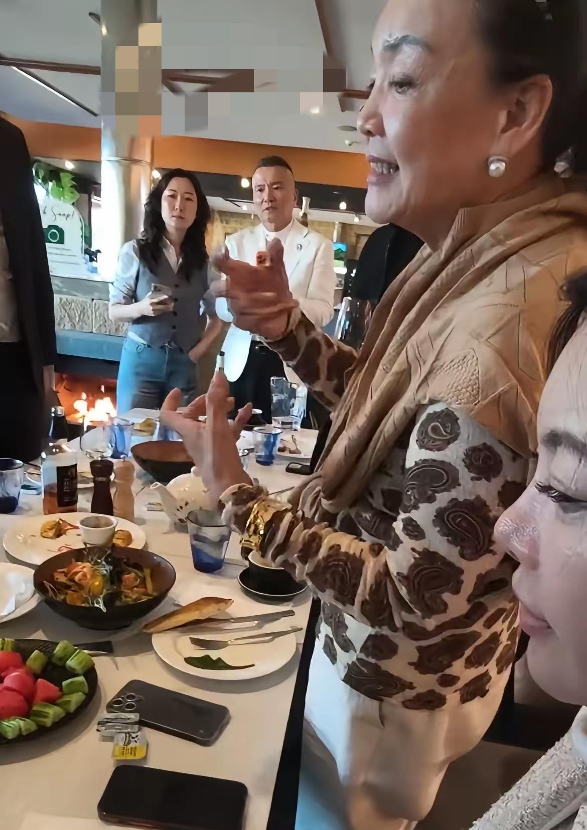 谁能想到，地道川味征服外国食客，不止酸辣粉出圈，线下正餐同样收获认可！近期有食客