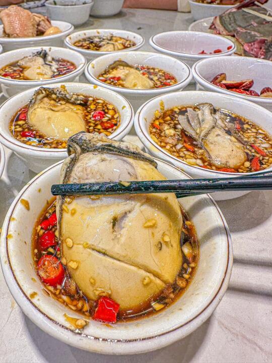 被深圳本地人追着吃的店！！生蚝和脆皮鸡绝