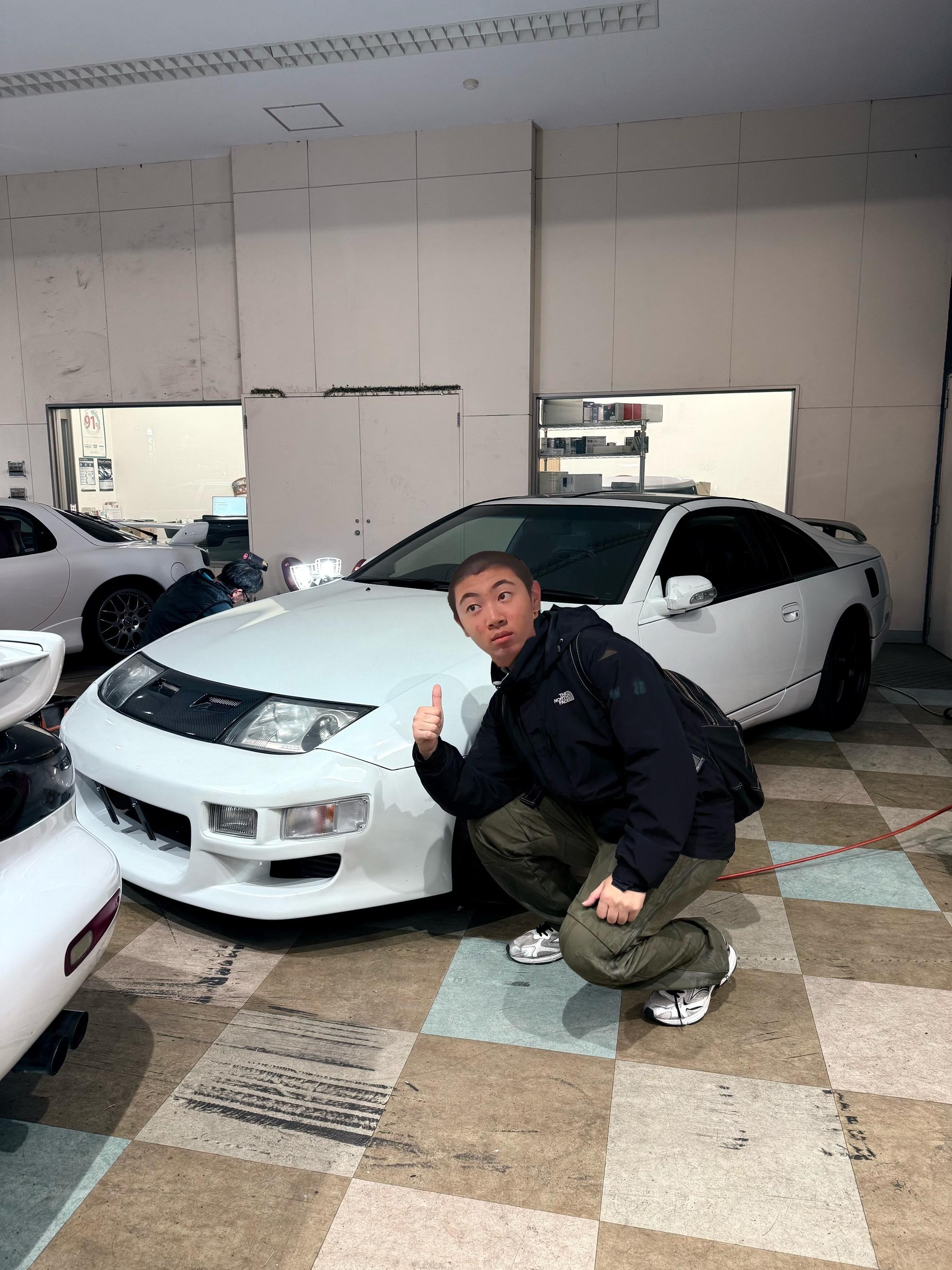 子恒爱玩车。