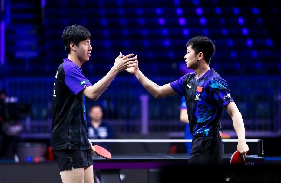早起的福利，
国乒双打这次真争气呀，
袁励岑/温瑞博3：0勒布伦兄弟，
林诗栋/