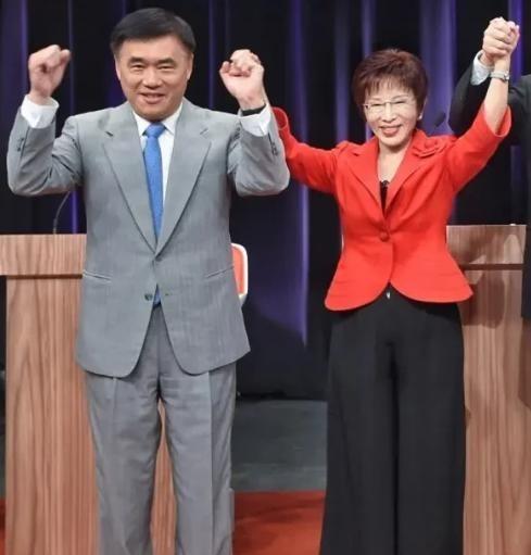洪秀柱为何支持郝龙斌而非郑丽文？台名嘴邱毅一爆料，洪秀柱在本次党主席改选中，支持