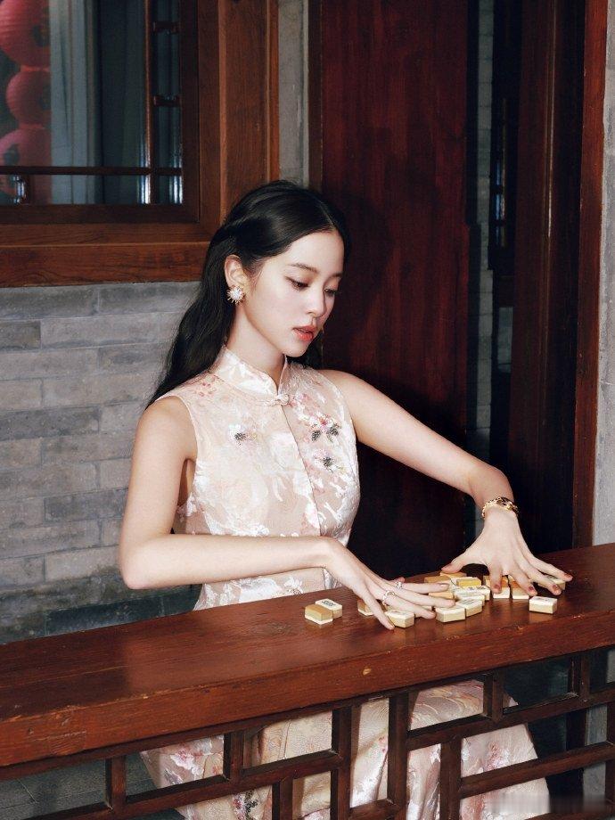 欧阳娜娜再次收到潦草小马要凑一对欧阳娜娜说白鹿的眼睛像小鹿 新浪娱乐盛典突击队✖