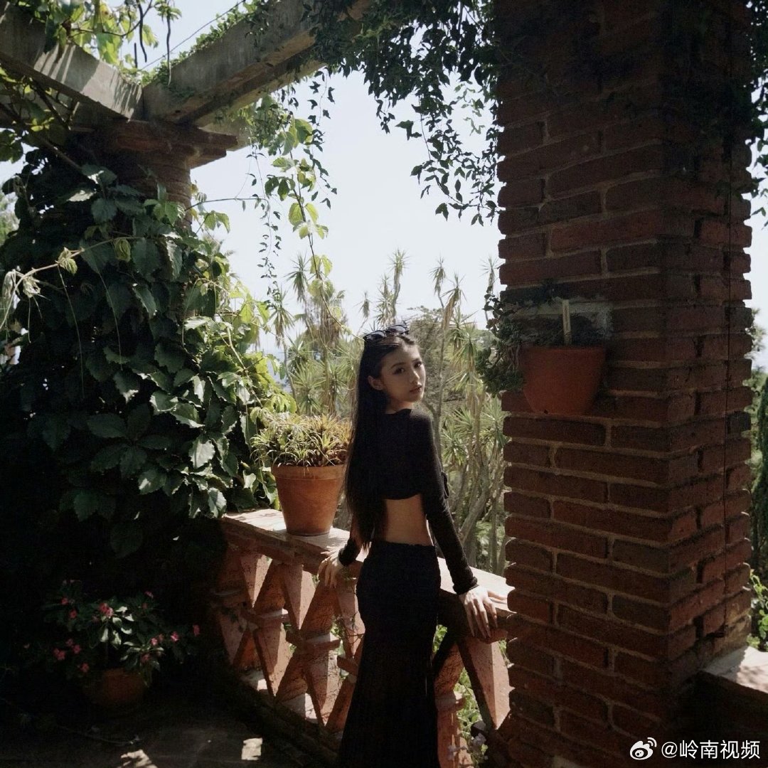 汪峰女儿小苹果20岁近照汪峰女儿小苹果20岁身材 汪峰女儿小苹果20岁近照，这种