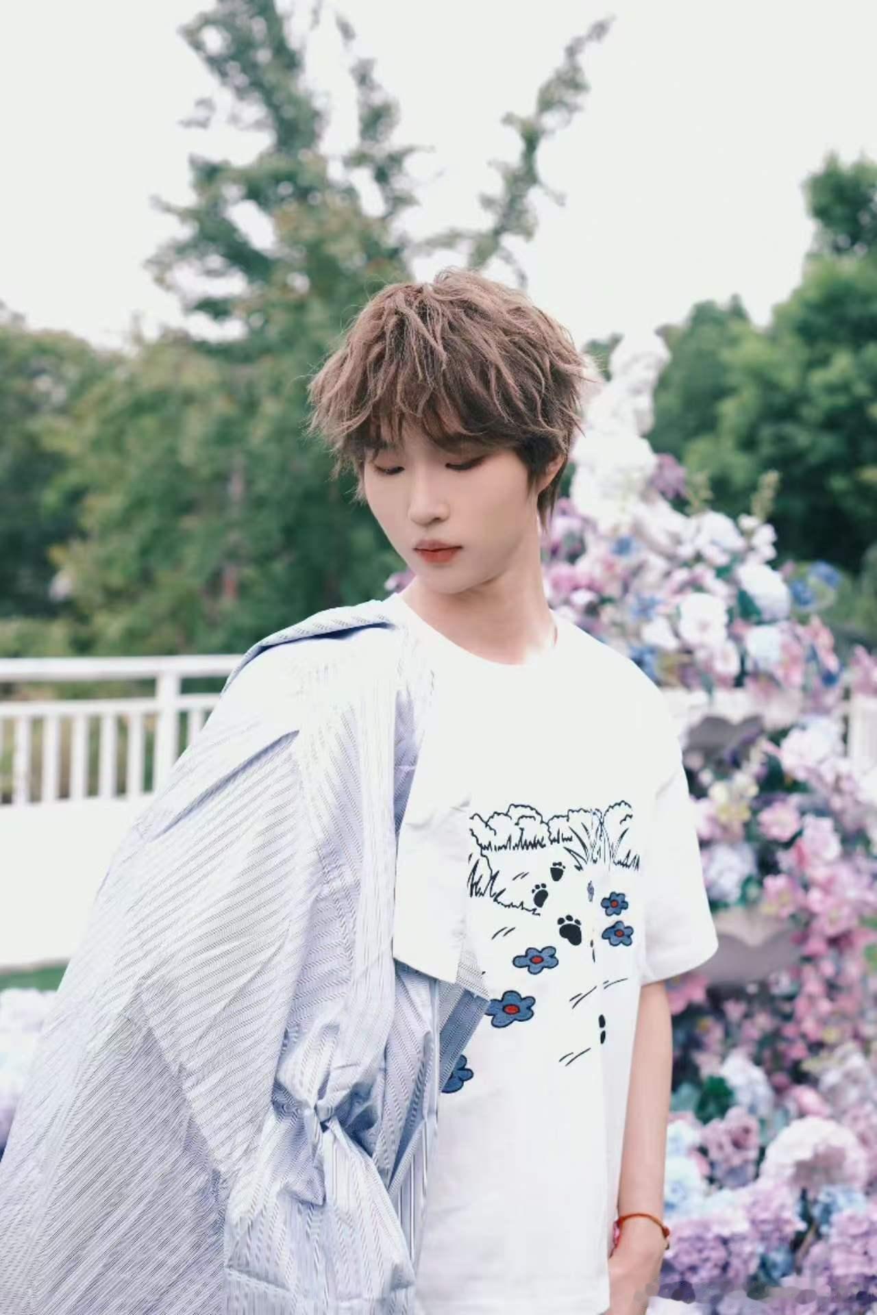 吒宝  小吒新写真帅炸了 