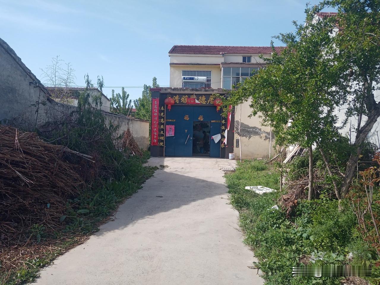 老农谚
热不热，三月看初六
三月初六晴，六月搭凉棚
三月初六晒干柳，三伏热死狗