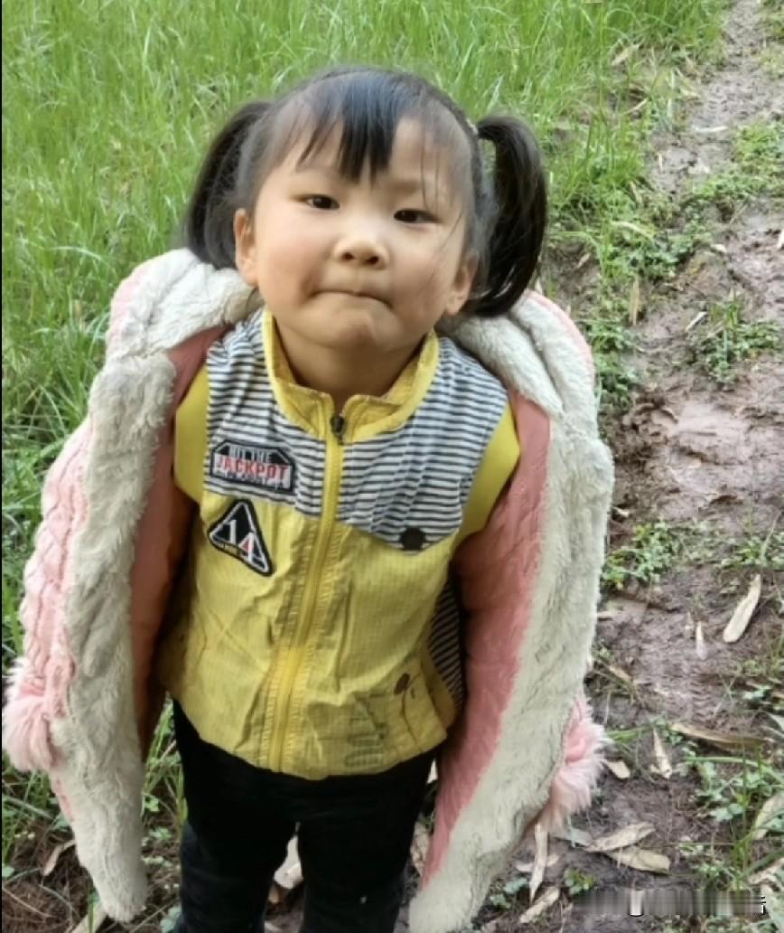 小丫头今天11岁了，按我们农村人的说法过了今天就吃12岁饭了。真好呀，我的女孩又