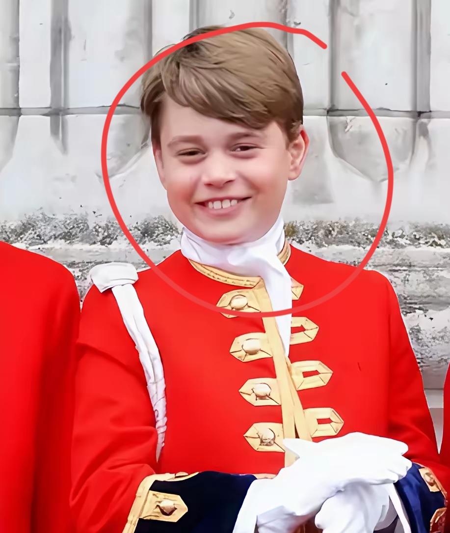 褪去了婴儿肥的乔治王子，那是越来越帅了！
这两年的乔治，变化是真的不小！
身高蹭