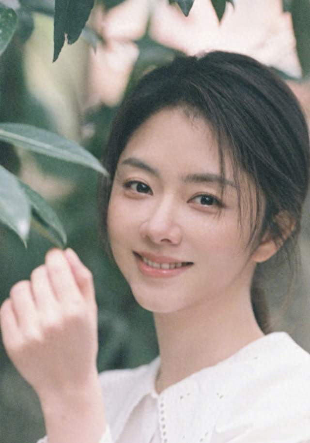 谭松韵艺考往事：父亲一句砸锅卖铁供你，支撑她复读冲北电
